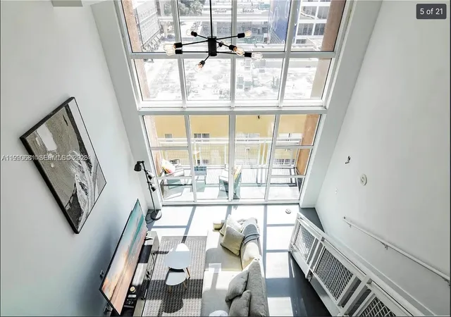 2nd image of 253 Ne 2Nd St #617, Miami, FL 33132 | MLS# A11990681