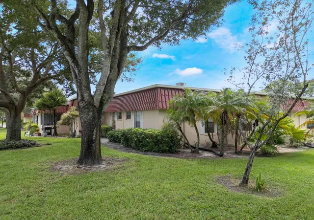 2nd image of 857 Worcester Ln #B, Lake Worth, FL 33467 | MLS# B26007859