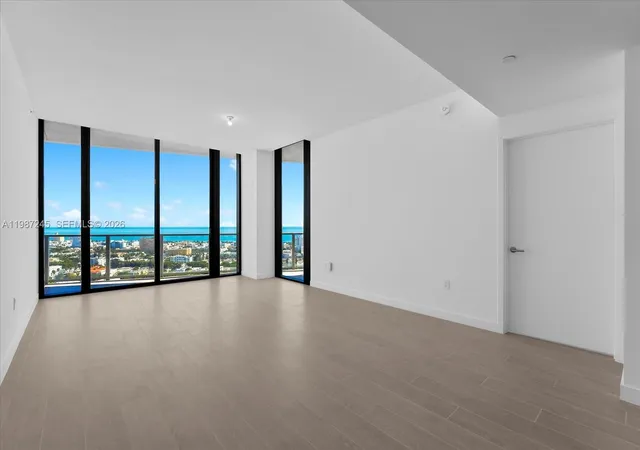 5th image of 500 Alton Rd #2402, Miami Beach, FL 33139 | MLS# A11987245