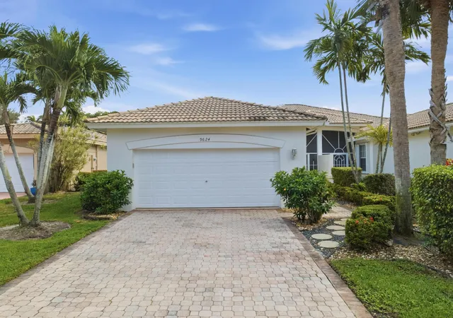 Homes for sale in Boynton Beach, FL | 9624 Crescent View Dr N, Boynton Beach, FL 33437 | MLS# B26007965