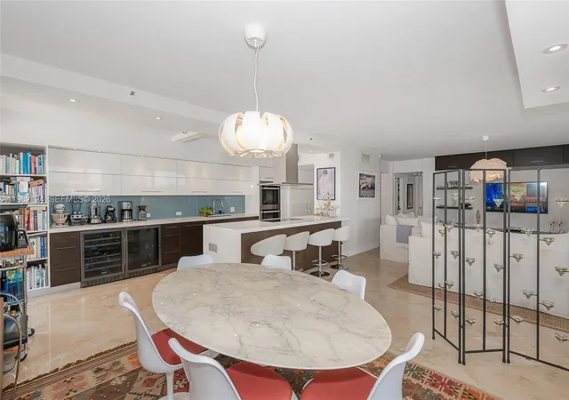 5th image of 19707 E Turnberry Wy #5E, Miami, FL 33180 | MLS# A11982124