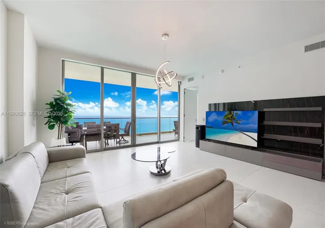 5th image of 18975 Collins Ave #5103, Sunny Isles Beach, FL 33160 | MLS# A11990628