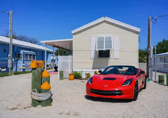 2nd image of 112 Tweedy Pie Ter, Key Largo, FL 33037 | MLS# A11990959