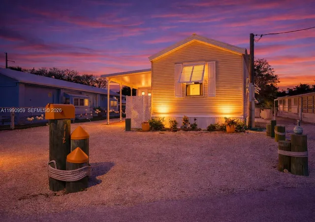 3rd image of 112 Tweedy Pie Ter, Key Largo, FL 33037 | MLS# A11990959