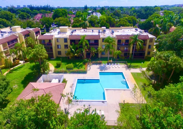 Photo 2 of Condo for sale at 737 Se 1st Way #306, Deerfield Beach, FL 33441 | MLS# B26008290 | Listing updated on 2026-09-23