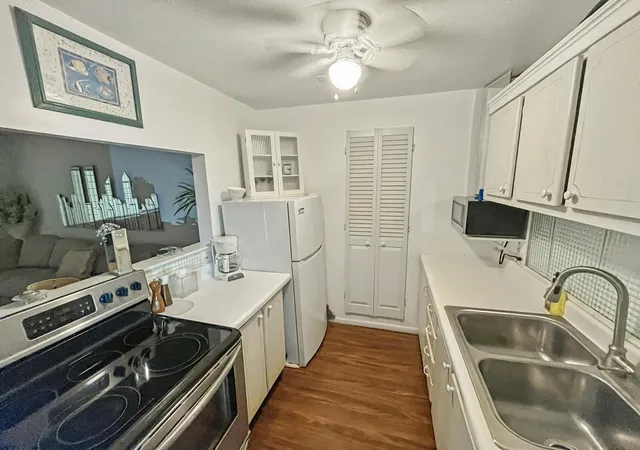 Homes for sale in North Palm Beach, FL | 101 Doolen Ct #305, North Palm Beach, FL 33408 | MLS# B26008379