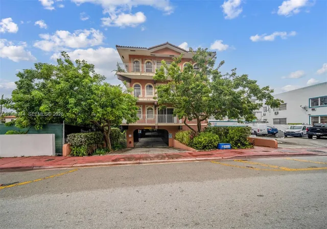 3rd image of 9008 Collins Ave, Miami Beach, FL 33154