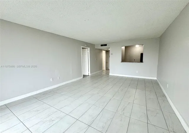 5th image of 484 Nw 165Th St Rd #A411, Miami, FL 33169 | MLS# A11975880