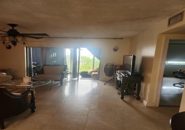 Photo 2 of Condo for sale at 4200 Hillcrest Dr #707, Hollywood, FL 33021 | MLS# B26008523 | Listing updated on 2026-09-24