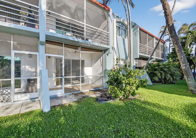 4th image of 1432 S Lakeside Dr, Lake Worth Beach, FL 33460
