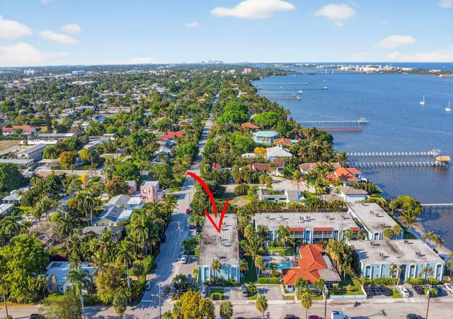2nd image of 1432 S Lakeside Dr, Lake Worth Beach, FL 33460