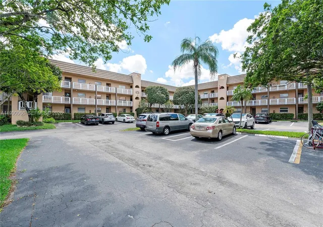 12th image of 9201 Sunrise Lakes Blvd #304, Sunrise, FL 33322 | MLS# A11990966