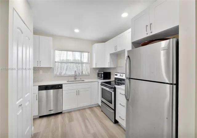 1st image of 9201 Sunrise Lakes Blvd #304, Sunrise, FL 33322 | MLS# A11990966