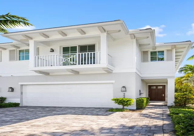Photo 3 of Townhouse for sale at 444 Ne Wavecrest Way, Boca Raton, FL 33432 | MLS# B26008633 | Listing updated on 2026-09-23