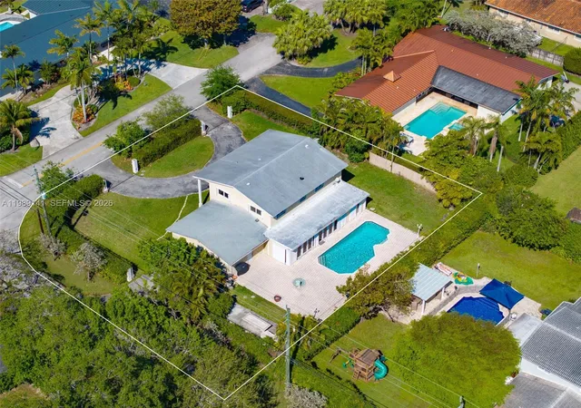 1st image of 7390 Sw 114th St, Pinecrest, FL 33156 | MLS# A11989141