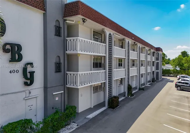 Homes for sale in Deerfield Beach, FL | 400 Se 10Th St #218, Deerfield Beach, FL 33441 | MLS# A11991503