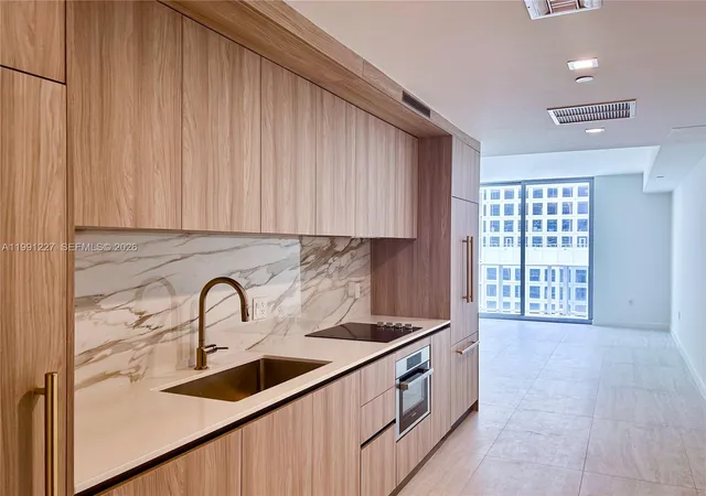 3rd image of 77 Se 5Th St #3614, Miami, FL 33131 | MLS# A11991227
