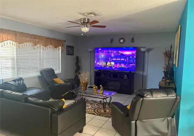 Homes for sale in Lehigh Acres, FL | 306 Canyon Dr N, Lehigh Acres, FL 33936 | MLS# A11991768
