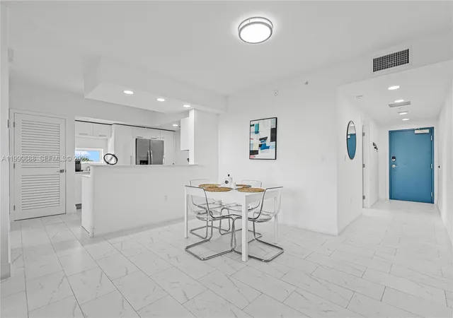 4th image of 1850 Monroe St #308, Hollywood, FL 33020 | MLS# A11990688