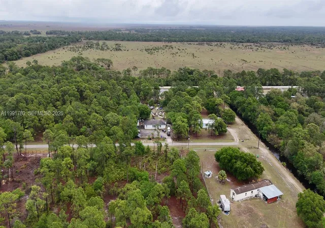 5th image of 825 N Willow St, Clewiston, FL 33440 | MLS# A11991780