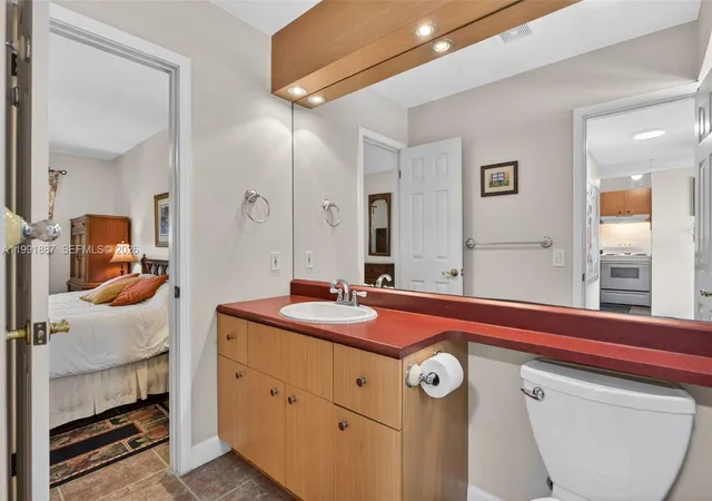 5th image of 4299 Nw 16Th St #310, Lauderhill, FL 33313 | MLS# A11991887