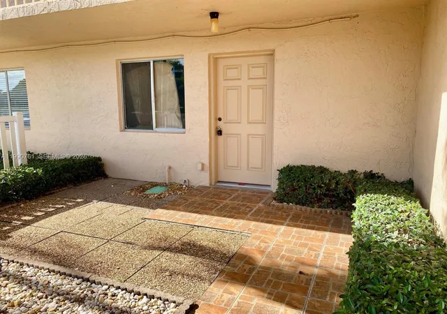 Homes for sale in Delray Beach, FL | 6935 Huntington Ln #108, Delray Beach, FL 33446 | MLS# A11990761