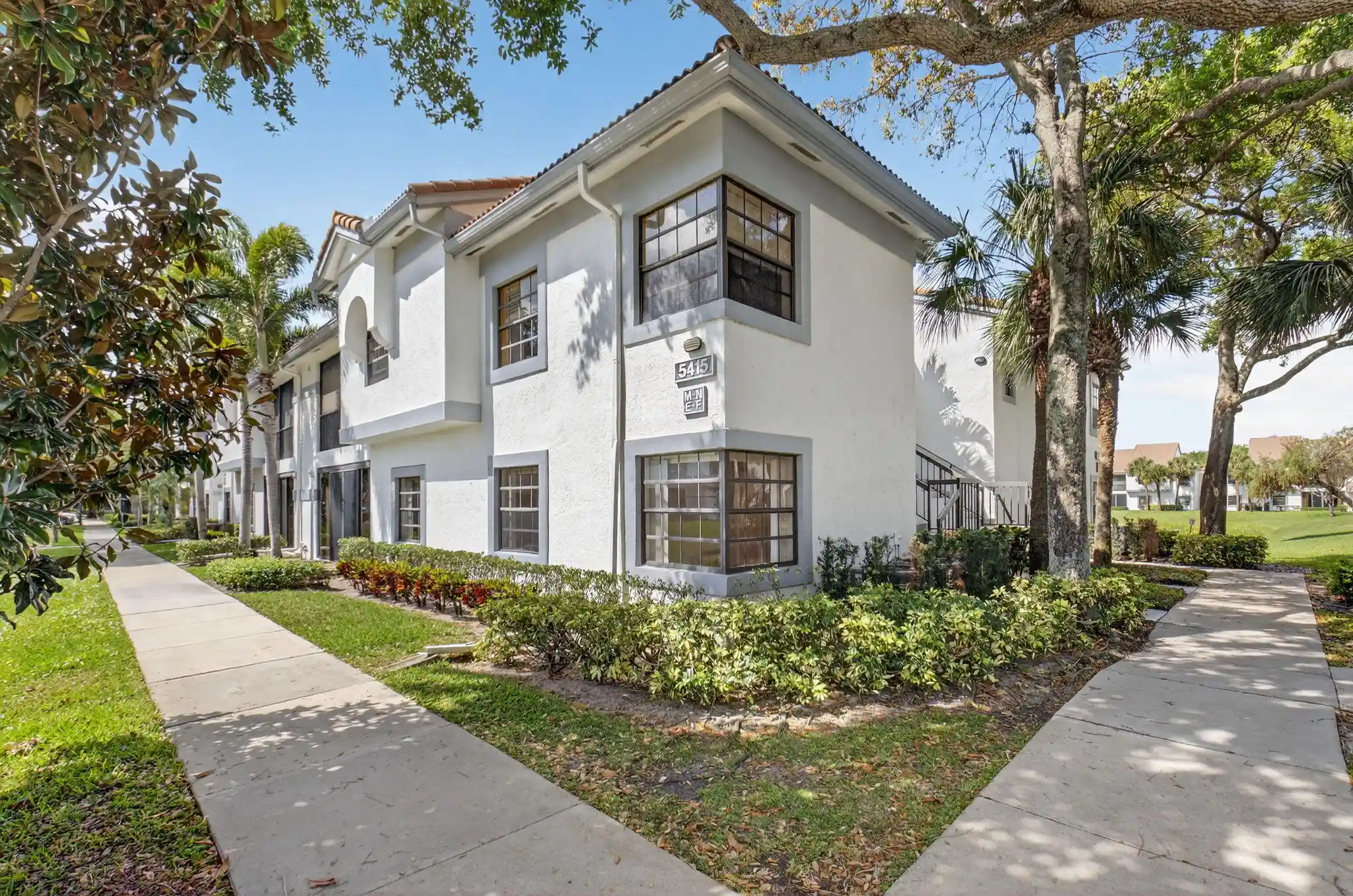 Listing Photo 1 - Condo for sale in 5415 Verona Dr located at 5415 Verona Dr, Boynton Beach, FL 33437 - Unit 5415 Verona Dr