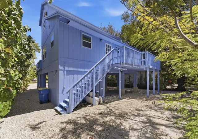 3rd image of 154 Sebring Dr, Tavernier, FL 33070 | MLS# A11991972