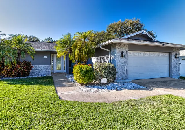 3rd image of 2376 Armour Dr, Dunedin, FL 34698 | MLS# B26008934