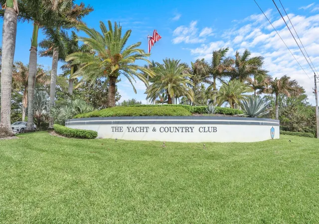 3rd image of 3482 Se Court Dr, Stuart, FL 34997 | MLS# A11984157