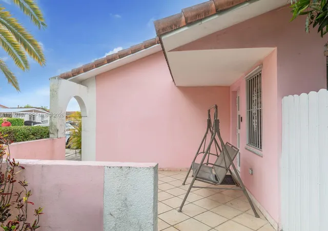 Homes for sale in Hialeah, FL | 1261 W 43Rd Pl, Hialeah, FL 33012 | MLS# A11992157