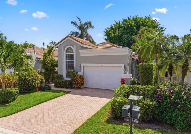 Photo 1 of Single family home for sale at 4730 Carlton Golf Dr, Lake Worth, FL 33449 | MLS# B26009045 | Listing updated on 2026-09-23