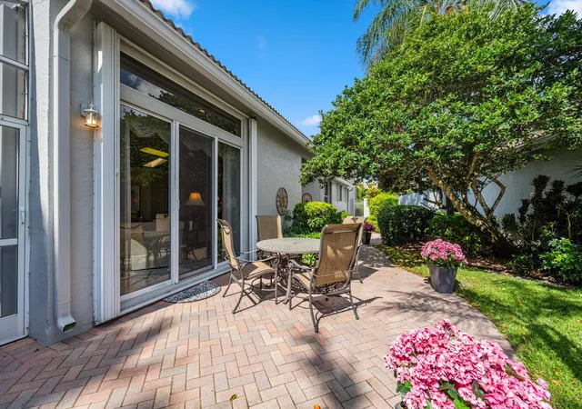 Photo 3 of Single family home for sale at 4730 Carlton Golf Dr, Lake Worth, FL 33449 | MLS# B26009045 | Listing updated on 2026-09-23