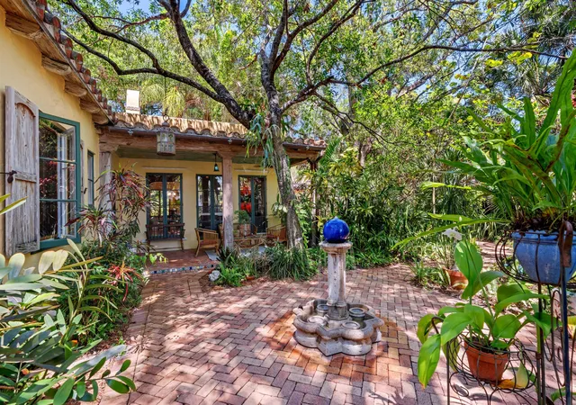 1st image of 825 Alamanda St, Boca Raton, FL 33486 | MLS# B26009050