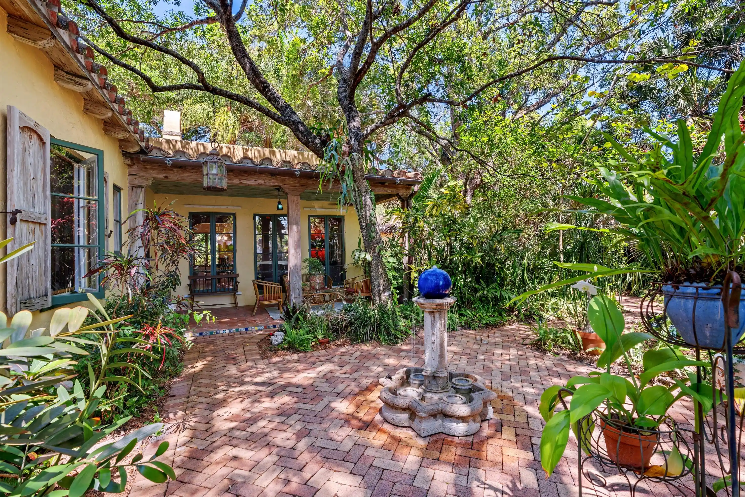 Photo 1 of Single family home for sale at 825 Alamanda St, Boca Raton, FL 33486 | MLS# B26009050 | Listing updated on 2026-10-30