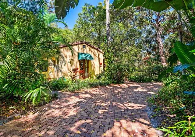 2nd image of 825 Alamanda St, Boca Raton, FL 33486 | MLS# B26009050