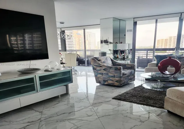4th image of 3500 Mystic Pointe Dr #1201, Aventura, FL 33180 | MLS# A11992237