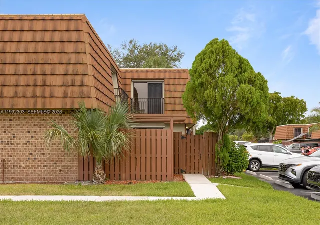 5th image of 1170 Sw 118Th Ter, Davie, FL 33325 | MLS# A11992303