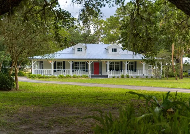1st image of 1270 Riverbend Dr, Labelle, FL 33935 | MLS# A11992347