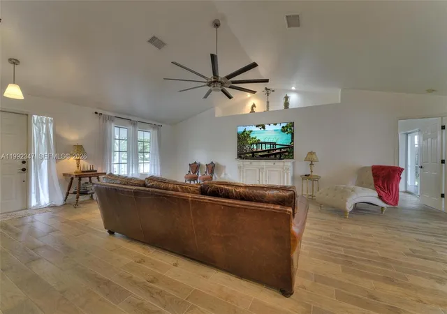 5th image of 1270 Riverbend Dr, Labelle, FL 33935 | MLS# A11992347