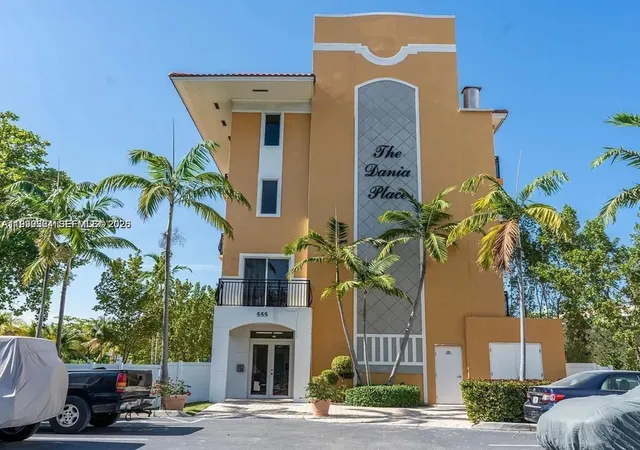 1st image of 555 E Dania Beach Blvd #5, Dania, FL 33004 | MLS# A11992364