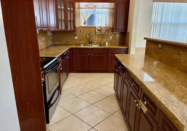 3rd image of 2200 Nw 5Th St, Pompano Beach, FL 33069 | MLS# B26009166