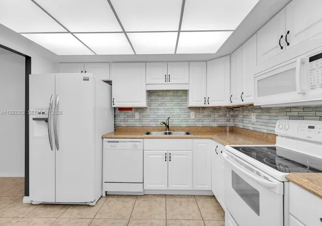 3rd image of 18011 Biscayne Blvd #903, Aventura, FL 33160 | MLS# A11992363