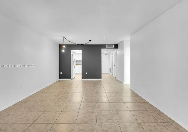 4th image of 18011 Biscayne Blvd #903, Aventura, FL 33160 | MLS# A11992363