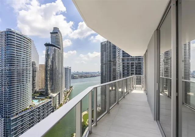 5th image of 77 Se 5Th St, Miami, FL 33131