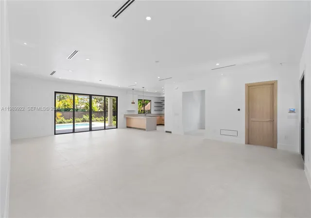 3rd image of 6221 Sw 60Th St, South Miami, FL 33143 | MLS# A11989922