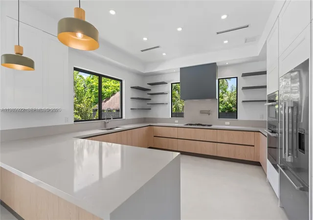 5th image of 6221 Sw 60Th St, South Miami, FL 33143 | MLS# A11989922