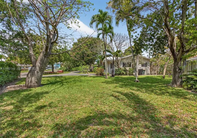 Homes for sale in Lighthouse Point, FL | 3900 Ne 22nd Ave, Lighthouse Point, FL 33064 | MLS# A11992144