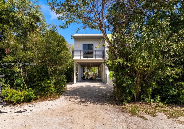 1st image of 20 Coral Dr, Key Largo, FL 33037 | MLS# A11992639