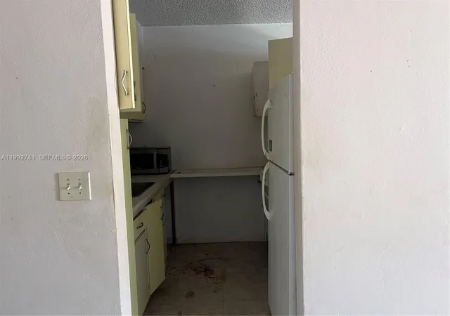 2nd image of 1012 Sw 11Th St, Hallandale Beach, FL 33009